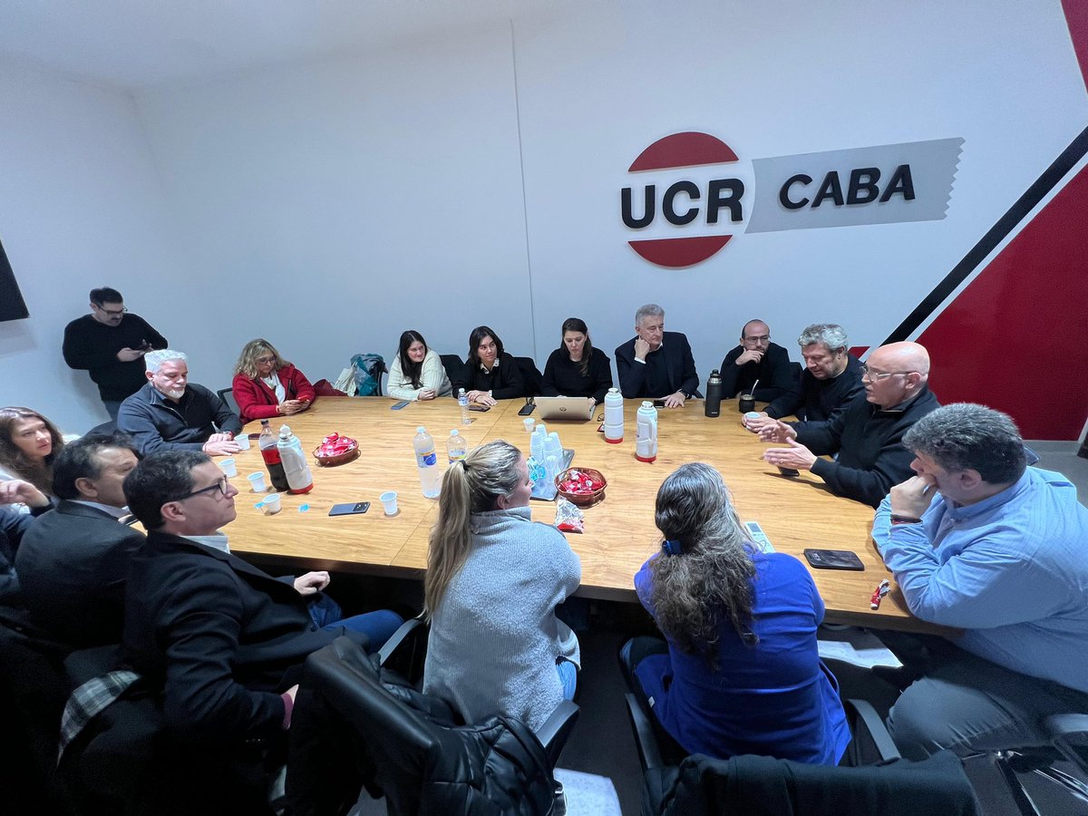 Reunión de trabajo UCR CABA y OTR CABA.

Coordinando acciones y pensando trabajo a futuro con la nueva conducción de OTR.

Unidad para seguir creciendo.