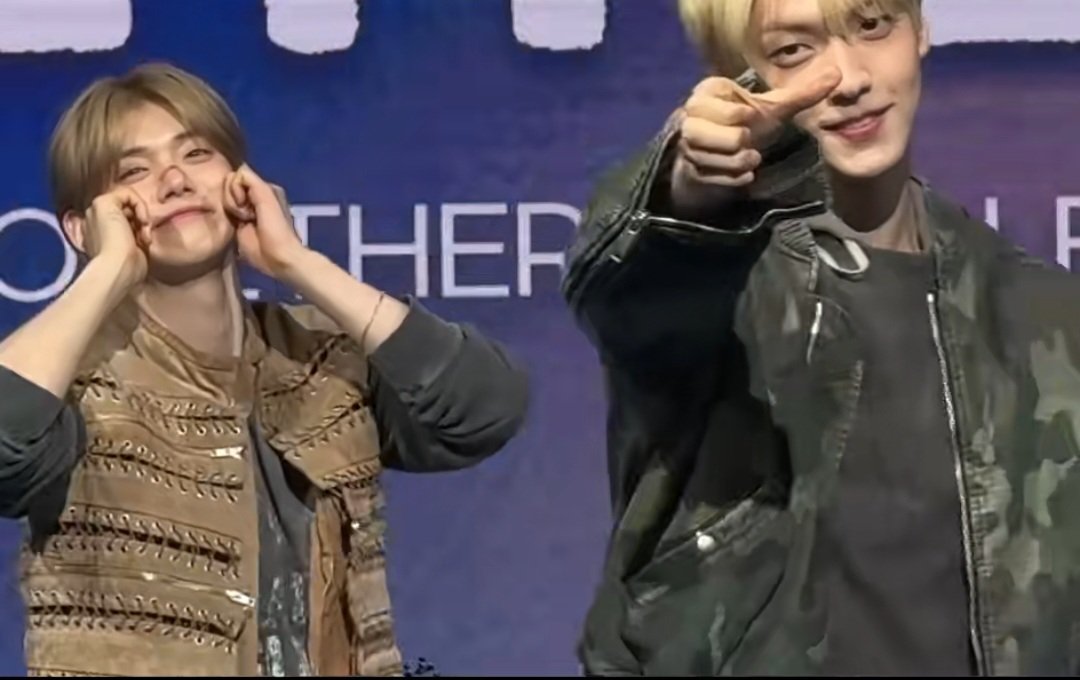 yjn looks like a baby next to sbn 😭
