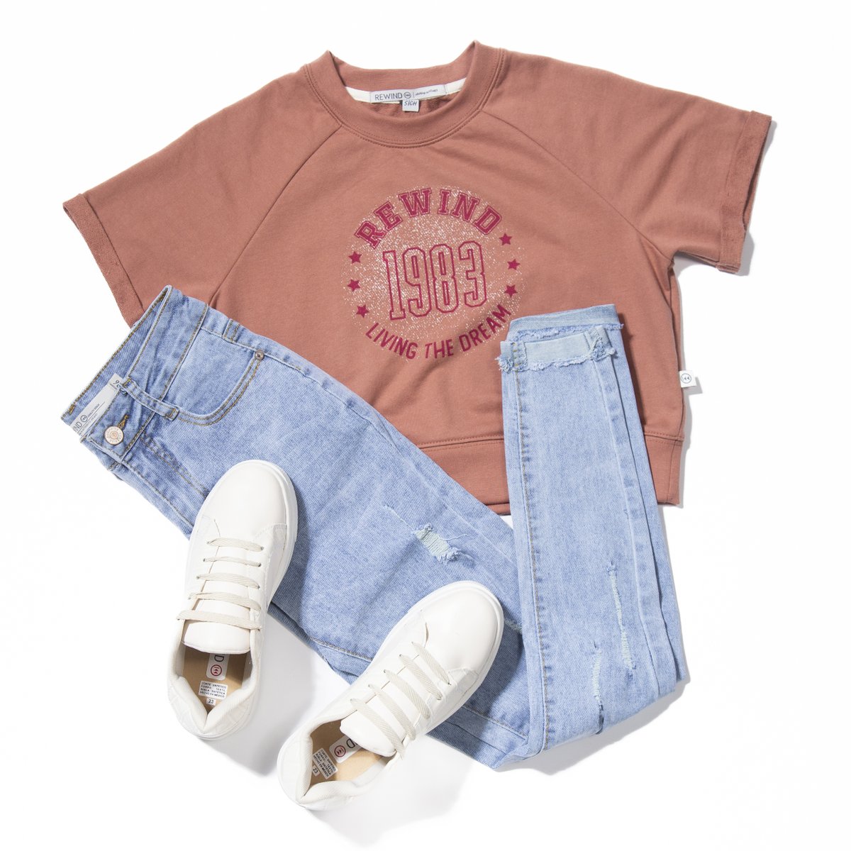 RewindMX's tweet image. 😎 Si el outfit habla por ti… que lo haga con Rewind.