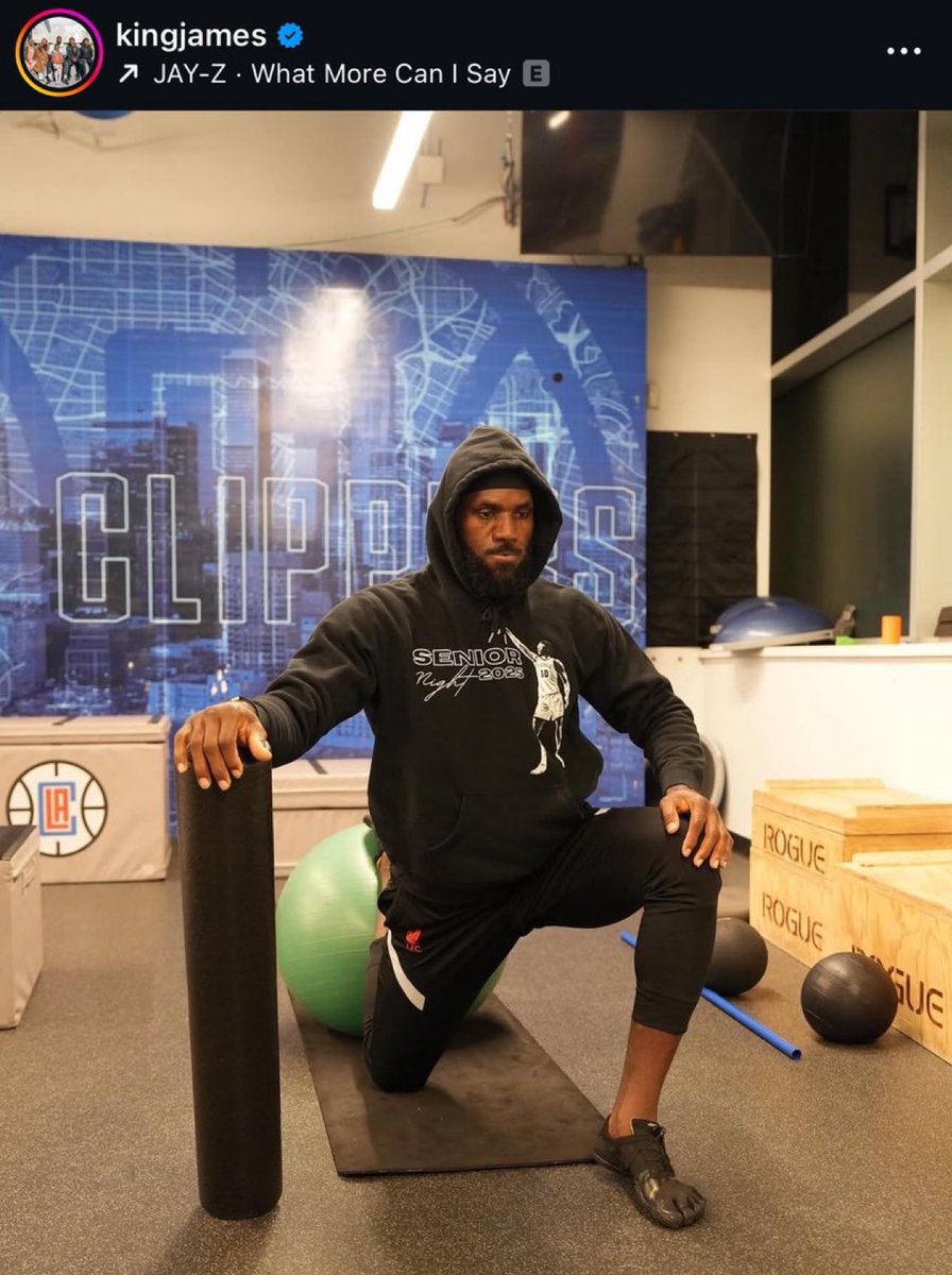 TheLakersAve's tweet image. LeBron shared a workout pic from 
the old Clippers practice facility 👑 

Klutch Sports now uses the space 
for client training. #Uninterrupted