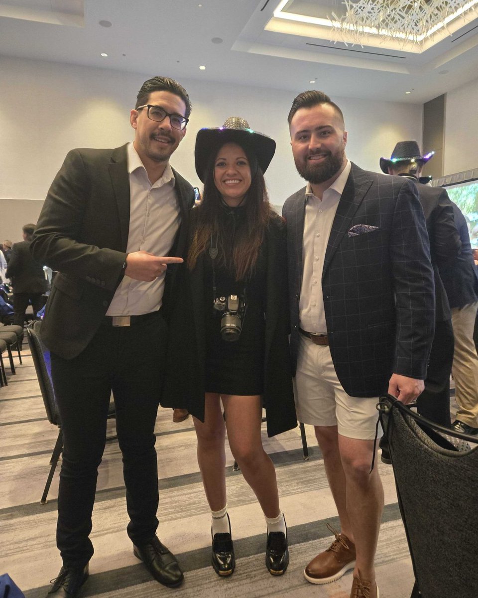Leomhann_Inc's tweet image. We&apos;re throwing it back to last year’s conference vibes as we pack our bags and get hyped for this weekend’s national conference! We can’t wait to learn, grow, and make more memories! ✈️
-
#conferenceprep #readytoroll #growthmode