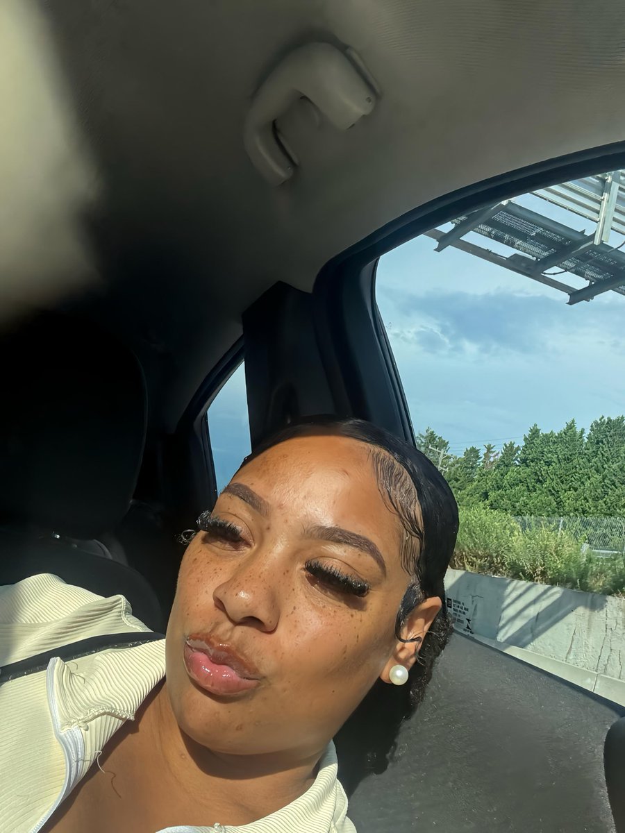 _TheRealMeme1's tweet photo. Face card? Never declining 💳✨ https://t.co/ICEpw8VM0W