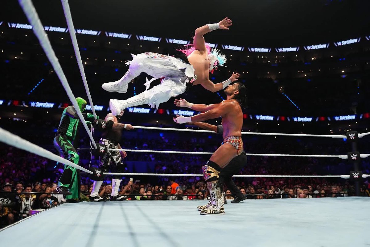 Los encargados de llevar serenata de lucha fuerte , recia y extrema cuando lo pida mi rival , hoy entrené conviví con muchos Psycho Locos y me siento con fuerza para seguir adelante ante todo y tu? Cómo estás ? Cuéntame . <a href="/wweespanol/">WWE Español</a> <a href="/luchalibreaaa/">Lucha Libre AAA Worldwide</a>