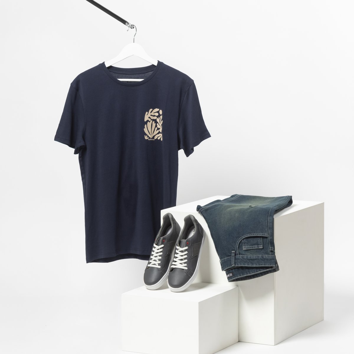 RewindMX's tweet image. 🛍️ Looks A+ sin reprobar tu presupuesto. 

ESE look perfecto para el regreso a clases lo tiene Rewind.
 ¿Qué esperas para armar tu clóset nuevo?