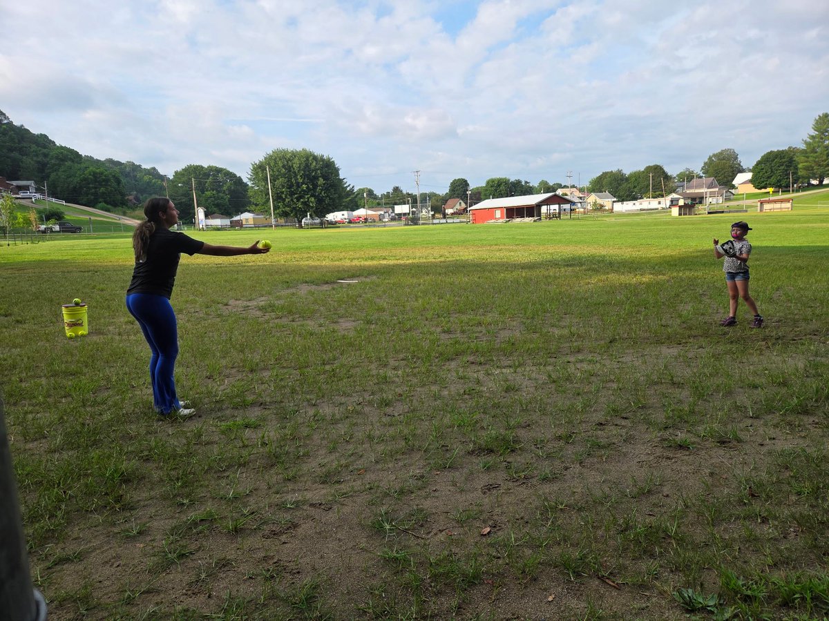 Allia Rush (@alliarush2027) on Twitter photo I have been working with young kids in my community throughout the summer! <a href="/ohiomojobako/">Ohio Mojo Bako Blue Blood ‘09</a> I have been working with young kids in my community throughout the summer! <a href="/ohiomojobako/">Ohio Mojo Bako Blue Blood ‘09</a>