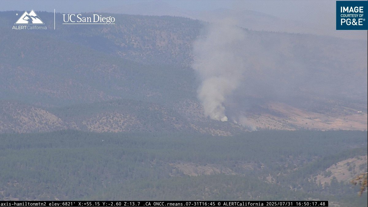 engineco16's tweet photo. #14Fire in #Susanville. It was burning up canyon before having a wind change. Follow @DanielFireTruck for updates. https://t.co/RzuGa7avTJ