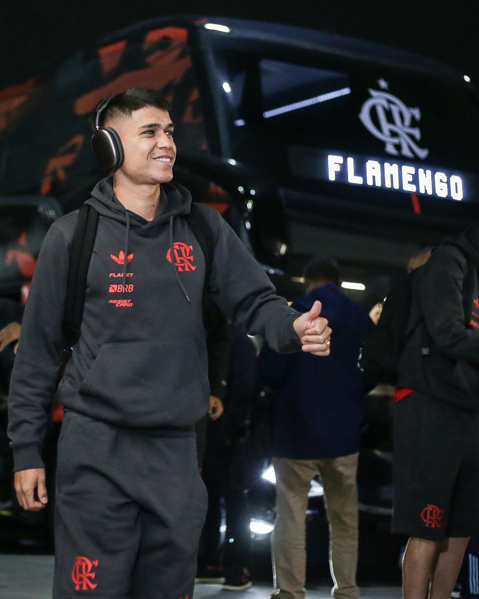 Luiz Araújo na chegada ao Maracanã.
