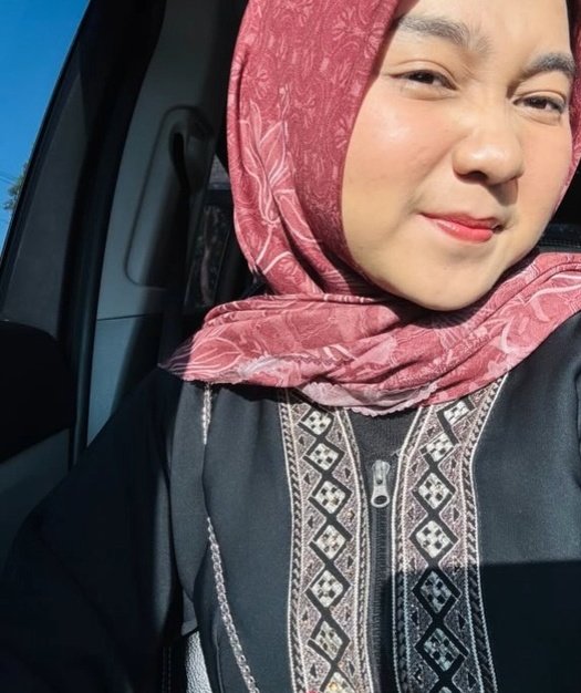 Shafira2001's tweet photo. Akhirnya bisa pulang sehabis dimasukin sama 2 cowok semalam https://t.co/1tqtTVEyUj