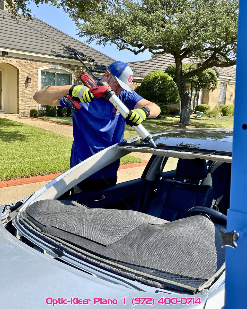 OpticKleerPlano's tweet image. Life moves fast. School’s starting, schedules are packed, and you're juggling more than ever.
That’s why we make windshield repair and rock chip service one less thing to stress about.

📞 (972) 400-0714
🌐 OpticKleerPlano.com

#OpticKleerPlano #WeComeToYou #MobileAutoGlass