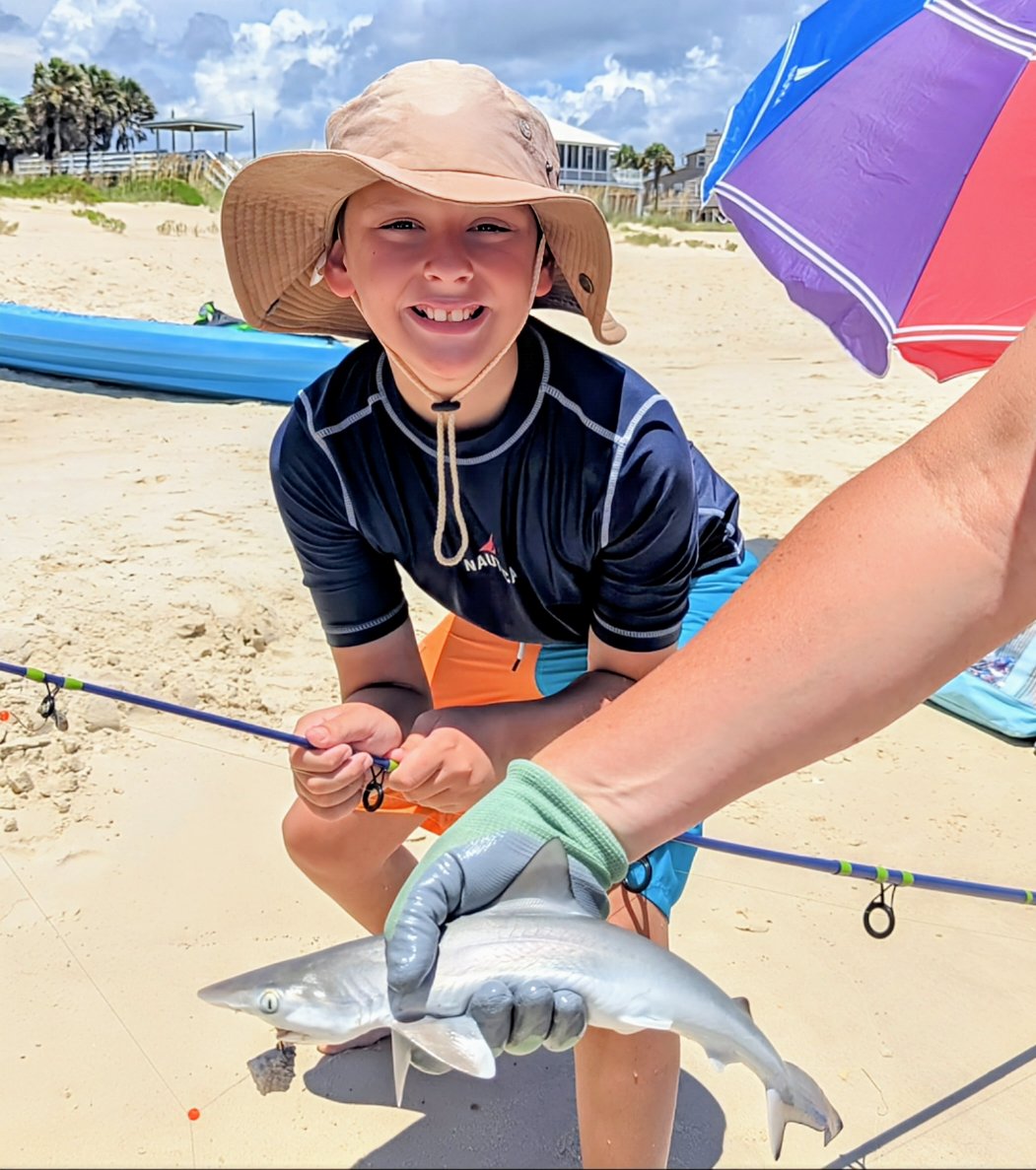 wadelentz's tweet photo. My son just caught his first shark from the beach at St. George Island, Florida. ๐ฆ
He said he was gonna catch a shark today. I laughed. He wasnโt joking.
#ProudDad #SharkSlayer #StGeorgeIsland #BeachFishing https://t.co/RcooqbgTpw