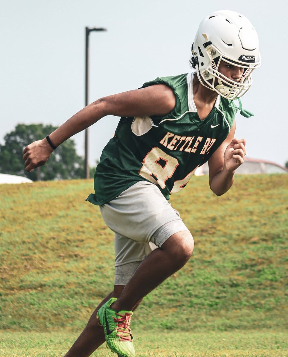 Them KR boys are back 💪🏽! Day 1 of training camp 🔒 <a href="/KettleRunFB/">Kettle Run Football</a> <a href="/_coach_noonan_/">Coach Noonan</a> <a href="/sportsplug757/">Sportsplug757</a> <a href="/PrepRedzoneVA/">Prep Redzone Virginia</a> <a href="/carljfred/">Carl Frederick</a> <a href="/WillVapreps/">Will Vapreps Garlick</a> <a href="/PRZVicCastillo/">VicCastilloPRZ</a> <a href="/MaxPreps/">MaxPreps</a> <a href="/DelaplaneKid/">Del Christian</a>