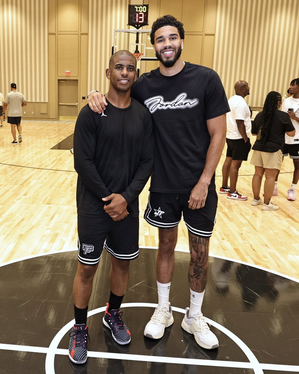 Chris Paul and Jayson Tatum at the Elite Camp in Las Vegas 🤝

(via <a href="/NBA/">NBA</a>)