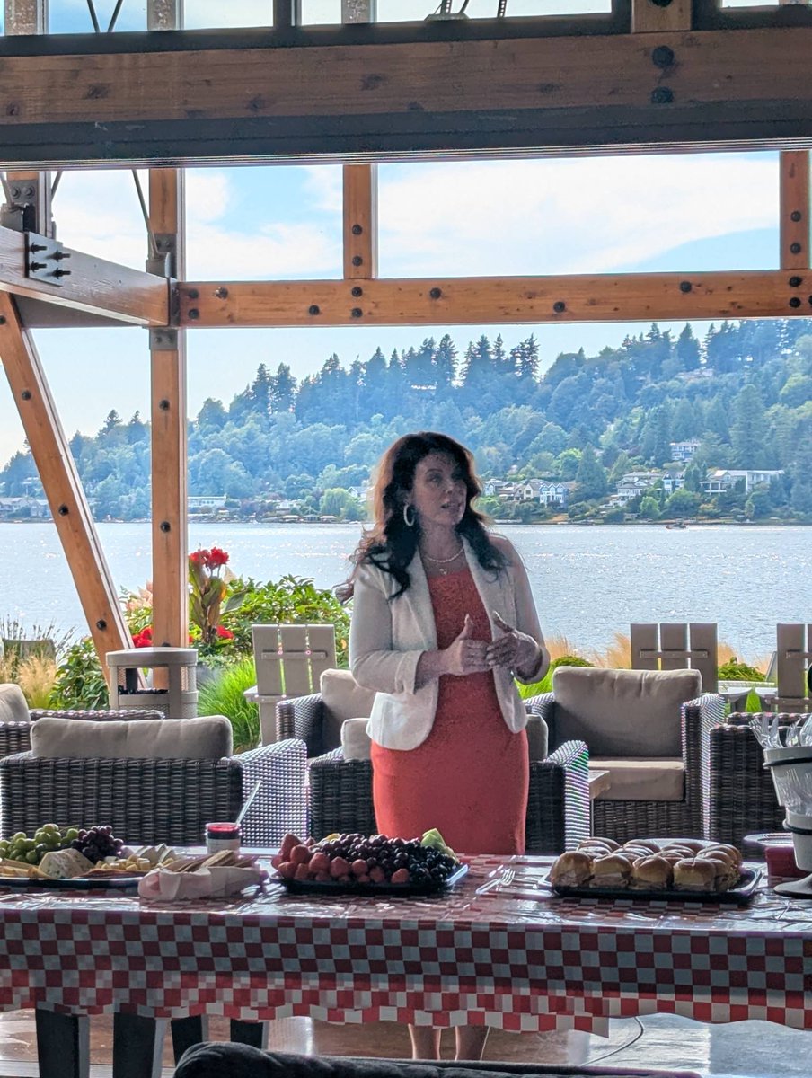 THANK YOU David Ducharme for hosting an amazing fundraiser w/ our House &amp; Senate GOP teams! 🇺🇸 
6 days left to give before the primary! Let’s end the supermajority &amp; bring balance back to Olympia! 💪
🗳️ Vote Caldier!
👉 efundraisingconnections.com/c/MichelleCald…
#TeamCaldier #EndTheSupermajority