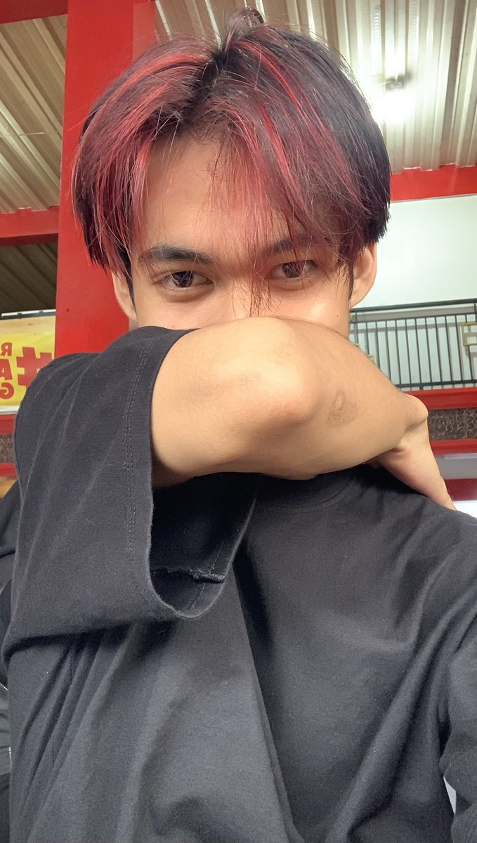 BocilBasudara1's tweet photo. merah ayam unhas https://t.co/z8TgXoxEOZ