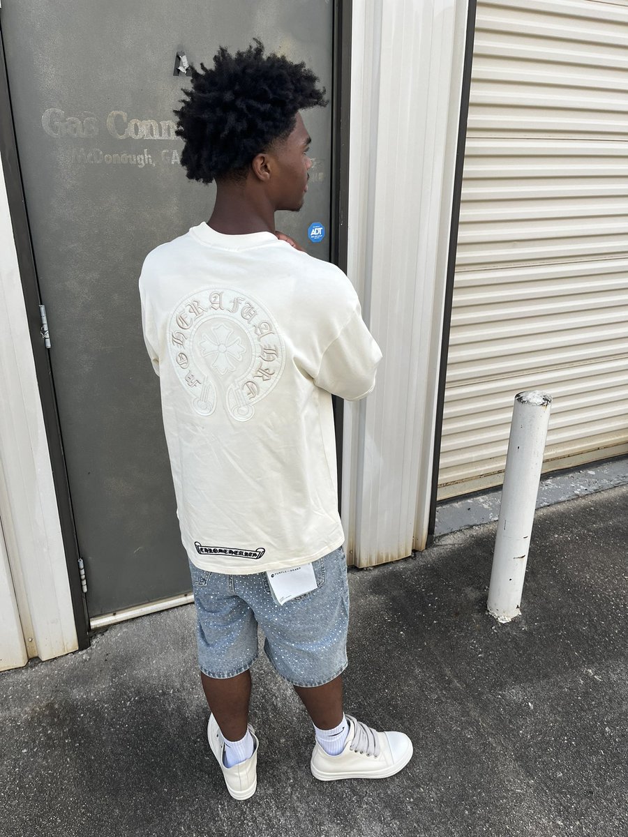 luhharee's tweet photo. yal missed me ? https://t.co/5MCBLqz8Xk