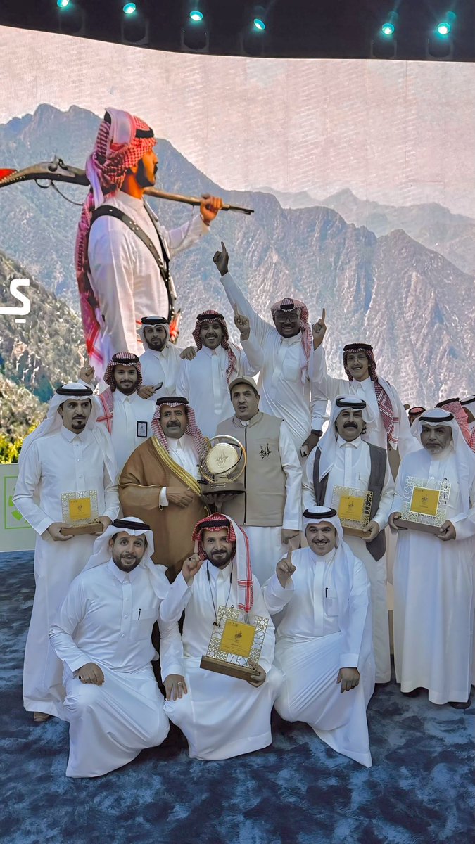TV2030_'s tweet photo. بكل فخر وتحت رعاية أمير منطقة عسر صاحب السمو الملكي الأمير تركي بن طلال بن عبدالعزيز 

النماص تحصد جائزة المحافظة الأجودية بالمركز الأول في مبادرة #أجاويد3، وتُحقق إنجازًا استثنائيًا بـ:

🏆 ٥ مراكز أولى
🥈 مركز ثانٍ
🥉 مركزين ثالث
🔰 ودرع التميز لبلدية النماص ضمن أفضل ١٠ بلديات في #عسير

@ajaweedAseer 
#أجاويد3