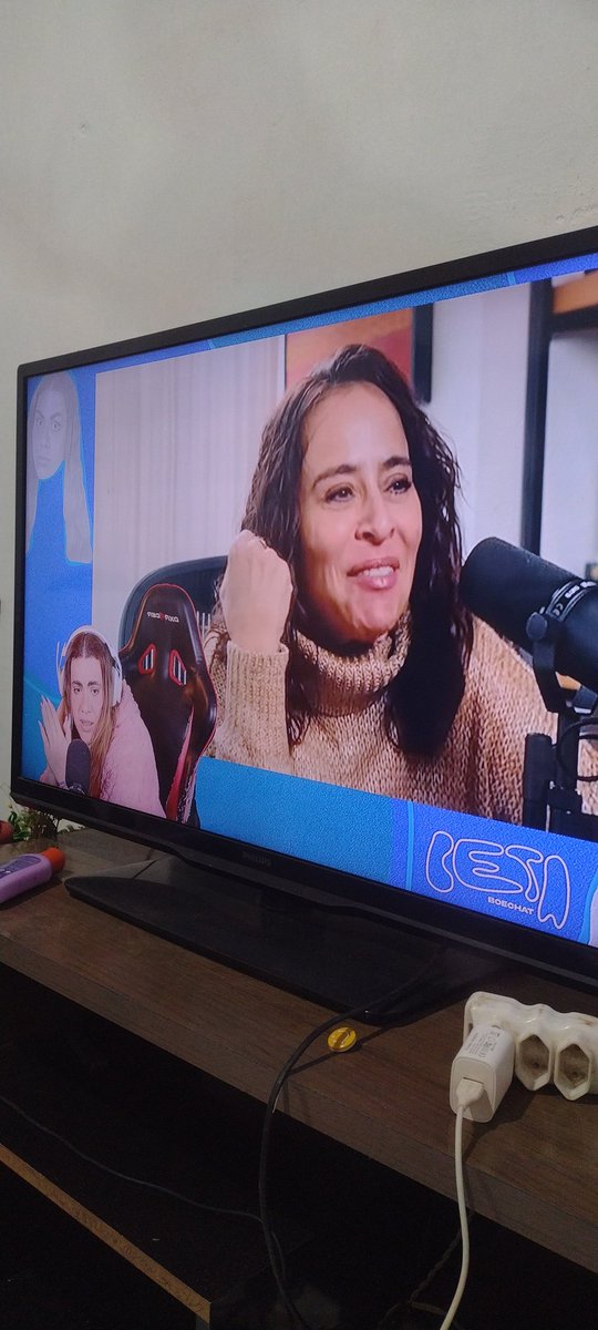 Sabe dor física?... <a href="/betaboechat/">Beta Boechat</a> Mulher... Que surto!