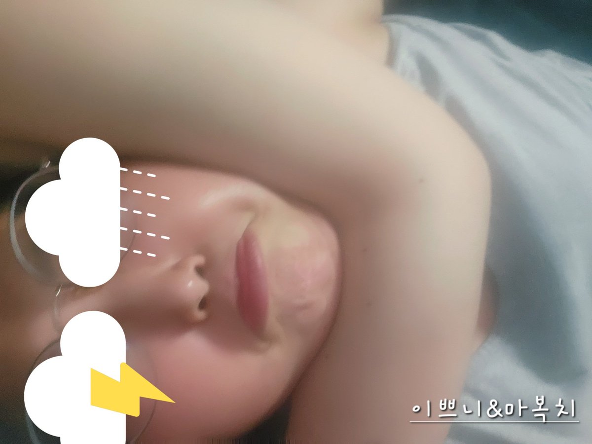 주인님 휴무 이틀차 이쁘니 휴가 오일차

아침 먹고 헤드락 당하는 즁..😅😂 

오늘도 즐겁게 행복하게 신나게 화이팅!!!!!😆😁