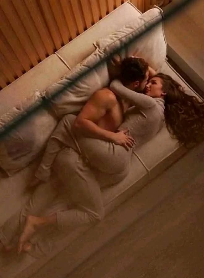 "كُل أنسان جميل بطريقةٍ ما إلا أنت جميل بكُل الطرق 🥺♥️🌍!