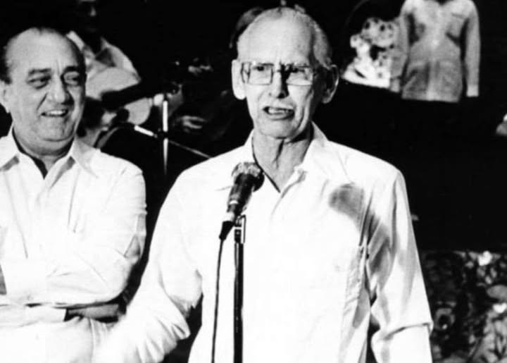 El 9 de agosto de 1909 nace en la localidad de San Antonio de Cabezas, provincia de Matanzas, Justo Vega, considerado junto a Adolfo Alfonso, los insignes representantes de la décima cubana.
#CubaViveEnSuHistoria