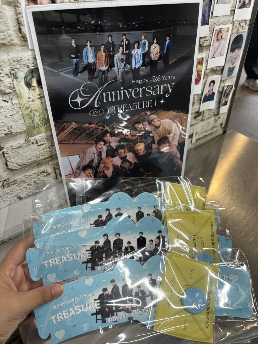 💎 TREASURE 5 YEARS PROJECT 
เริ่มแจกแล้วนะคะ

Giveaway — Cup Sleeve
📆  01/08/25  - out of stock

𝗽𝗿𝗼𝗷𝗲𝗰𝘁 𝗯𝘆 <a href="/PARKJIHOONTH_/">PARKJIHOONTH✿FC</a> 

รับน้องๆ แล้วถ่ายรูปอวดกันด้วยน้าาาา
📸 
#5YEARSWITHTREASUREGIVEME5 

#TREASURE #트레저 #トレジャー