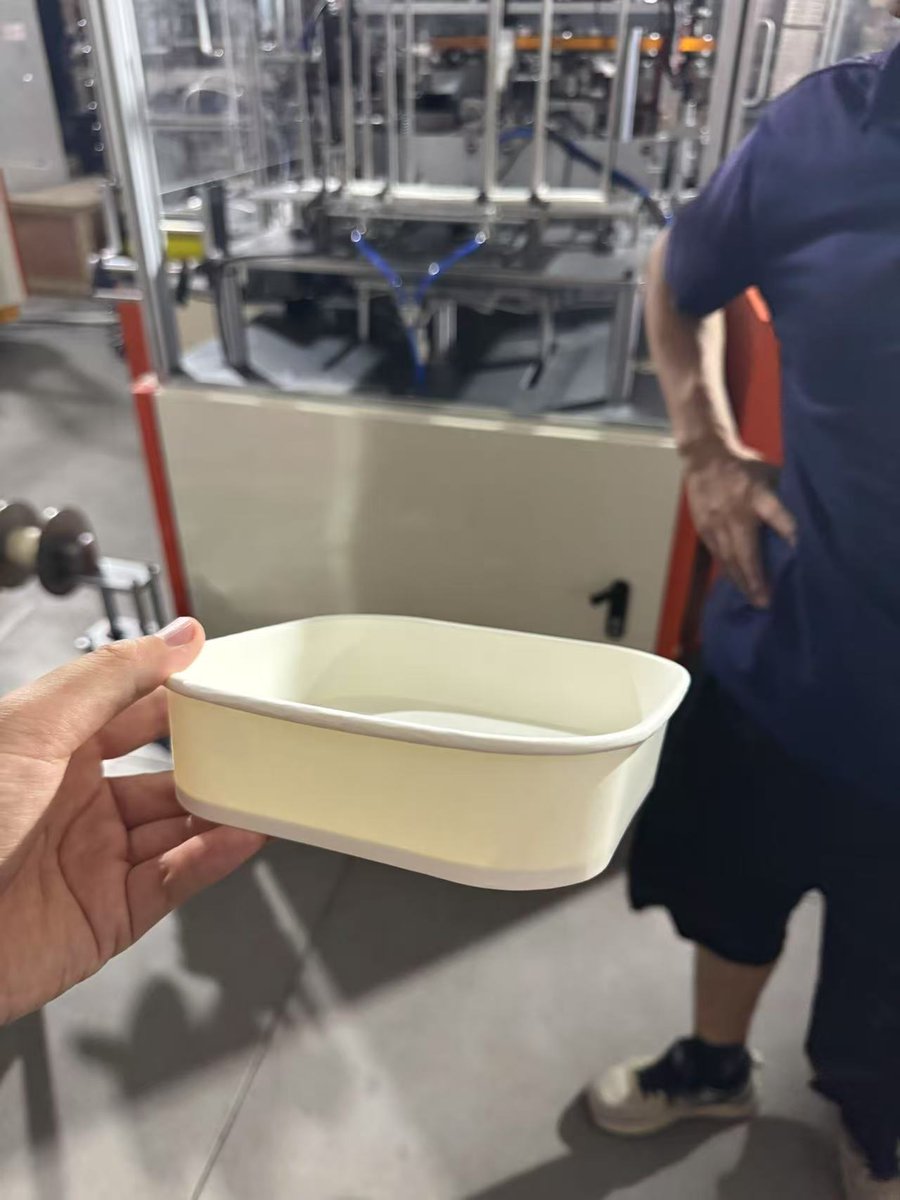 Easonpack's tweet photo. 1000ml square paper bowls are now in production.
#squarepaperbowl #saladbowl #papertray #friedchickenbox #kraftpaperbag #disposablebowls #hotfoodpackaging #kraftboxes #chickenbox #kraftbowls #packingbox #fastfoodpackaging https://t.co/3nQW3MAuGJ