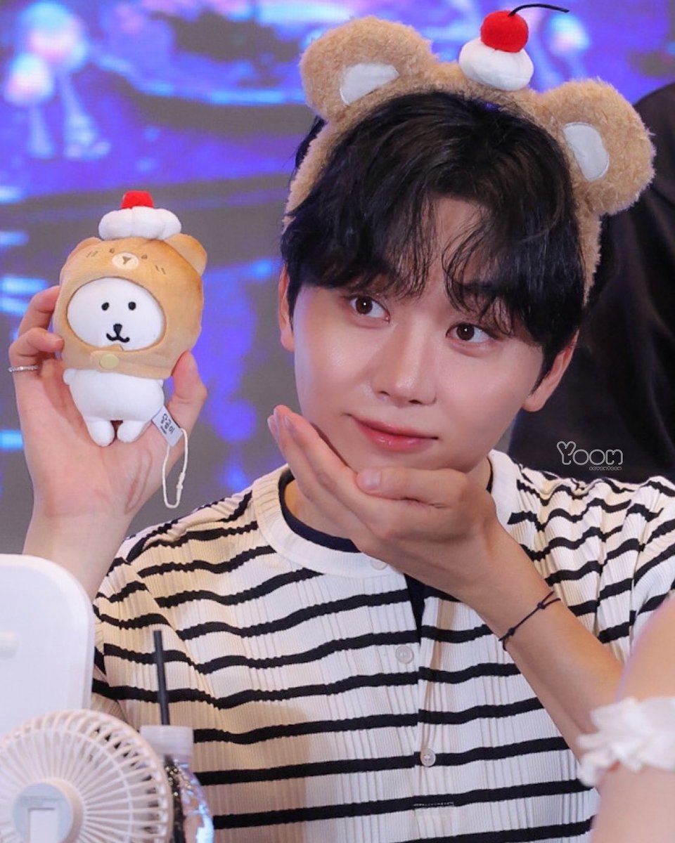 250729 YZY

🧸🍒

#승관 #부승관
#SEUNGKWAN #スングァン #夫胜宽 #세븐틴 #SEVENTEEN <a href="/pledis_17/">세븐틴(SEVENTEEN)</a>