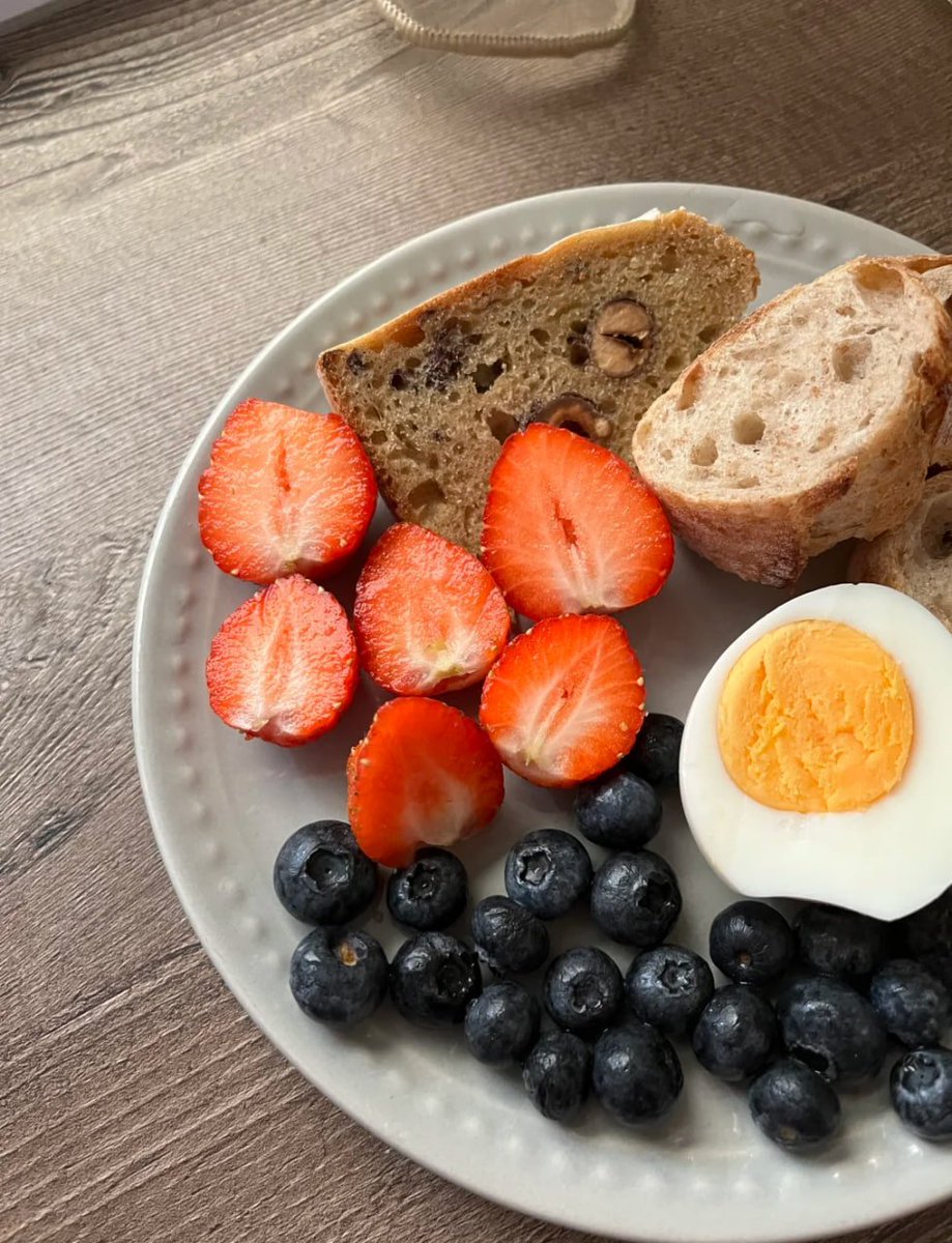 Alice190022's tweet photo. Good morning, good mood, good food🍳 https://t.co/znmUOcnbJG