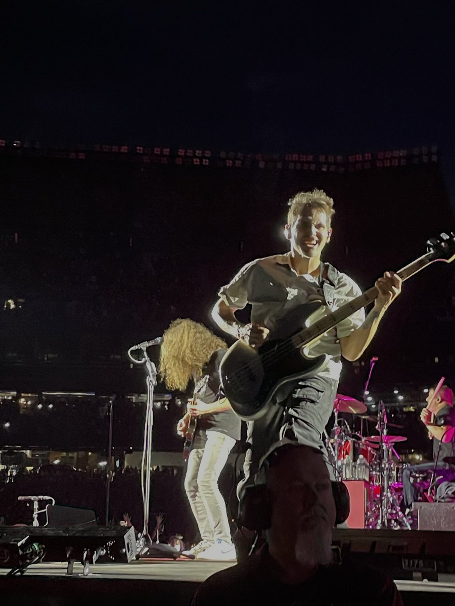 He’s never beating the vampire allegations #MCRSeattle