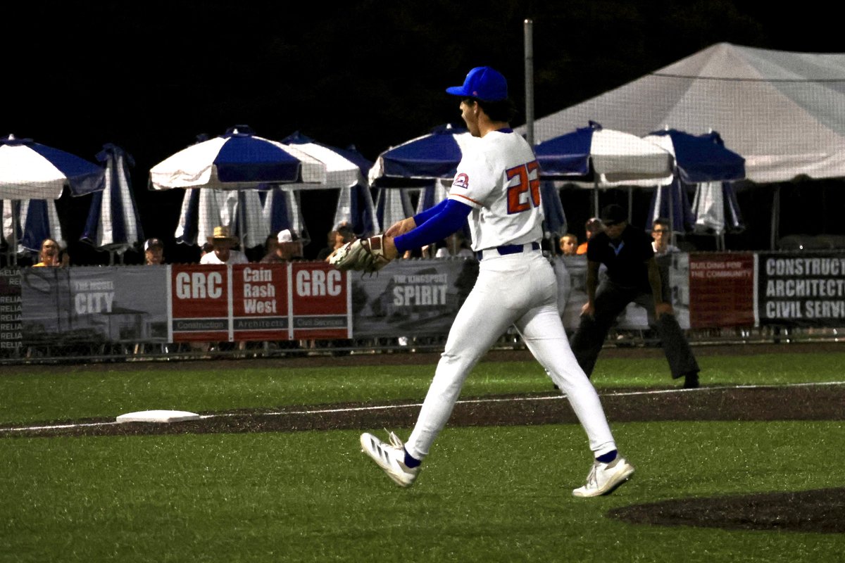 Appalachian League (@appyleague) on Twitter photo DOWNING K'S THE SIDE! 🔥
The <a href="/KingsportAxmen/">Kingsport Axmen</a> head into the bottom of the 7th inning with a 3-2 lead over Greeneville after <a href="/JacksonDowning4/">Jackson Downing</a> strikes out of the side.
#AppyLeague | <a href="/SAUBaseball/">Mulerider Baseball</a> DOWNING K'S THE SIDE! 🔥
The <a href="/KingsportAxmen/">Kingsport Axmen</a> head into the bottom of the 7th inning with a 3-2 lead over Greeneville after <a href="/JacksonDowning4/">Jackson Downing</a> strikes out of the side.
#AppyLeague | <a href="/SAUBaseball/">Mulerider Baseball</a>