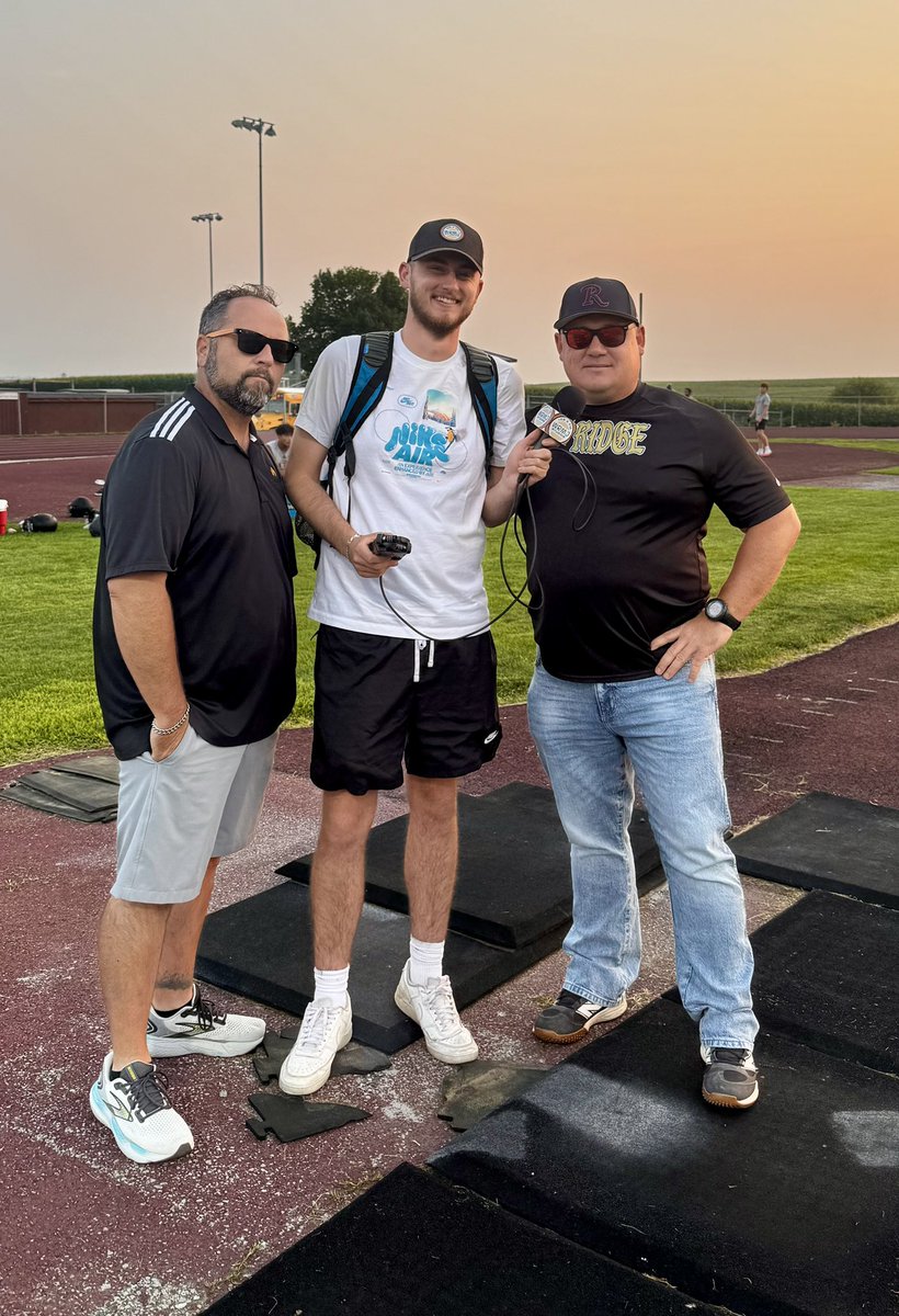 Chase (@chasercas) on Twitter photo 1997 and 2000 Honorable Mention All Conference (Olympic) players being interviewed by the legend <a href="/ty21taylor/">Ty Taylor</a> at Rockridge 7v7 tonight. <a href="/wrmj/">WRMJ Radio</a> definitely got the head start on HS football tonight!
<a href="/ViewFromWestPod/">View From The West</a> <a href="/MattRandazzo/">Matt Randazzo</a> 1997 and 2000 Honorable Mention All Conference (Olympic) players being interviewed by the legend <a href="/ty21taylor/">Ty Taylor</a> at Rockridge 7v7 tonight. <a href="/wrmj/">WRMJ Radio</a> definitely got the head start on HS football tonight!
<a href="/ViewFromWestPod/">View From The West</a> <a href="/MattRandazzo/">Matt Randazzo</a>