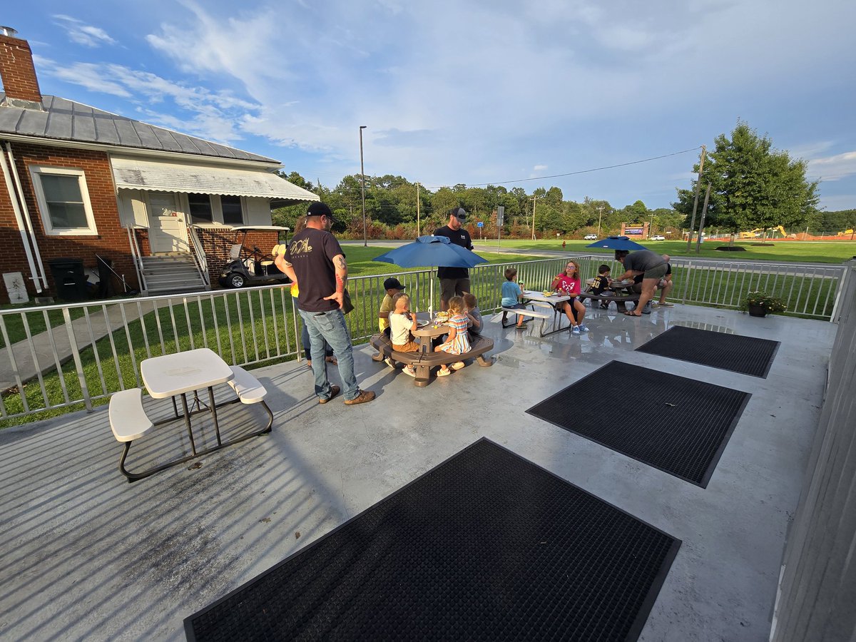 KB_CTE's tweet image. Big night at the Little Lions Learning Lab! 🦁 We welcomed families, toured our expanded space (20→30 students!), enjoyed pizza on our new patio, & played on the playground.
This program impacts not just our kids, but our staff & HS students too. Here’s to a roaring great year!
