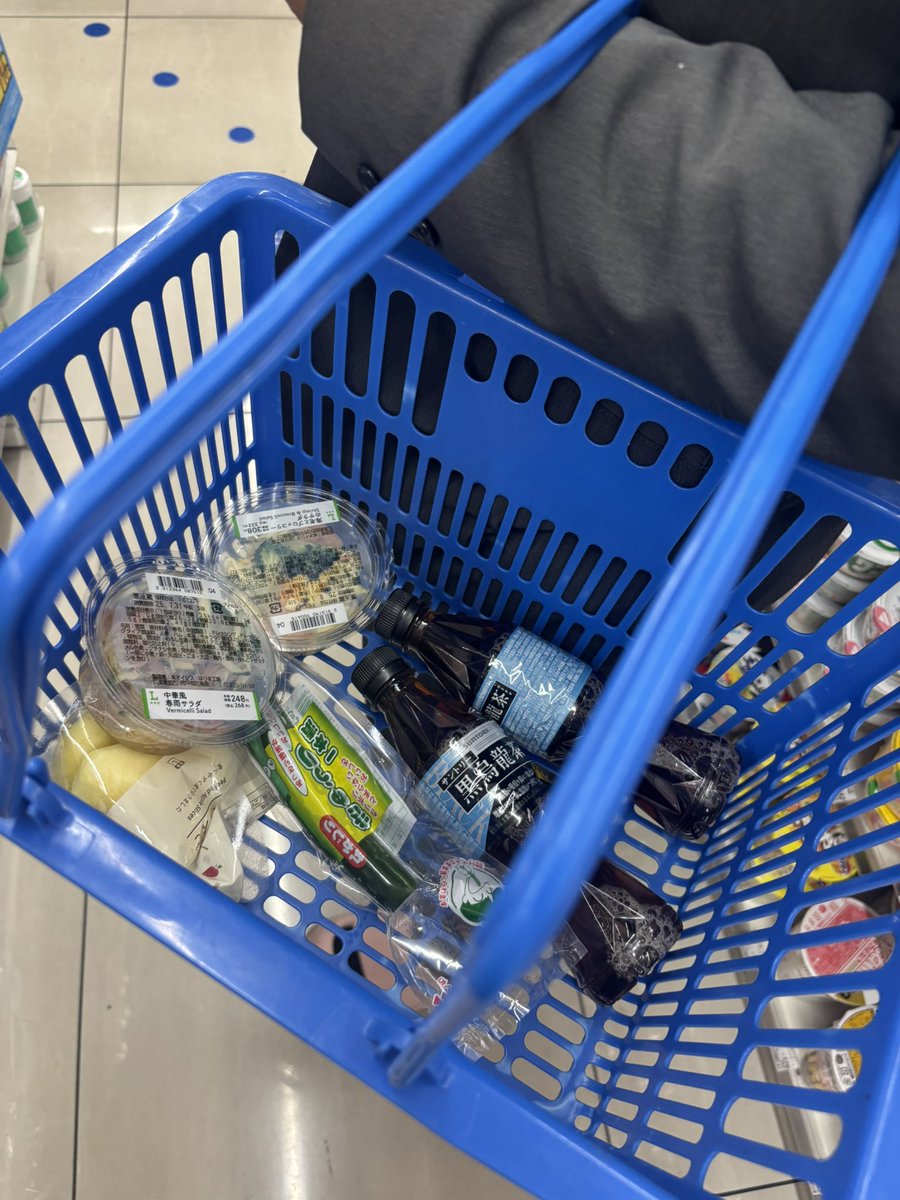 7月もご応募・ご来店頂きありがとうございました🙇
猛暑続きではありますが、水分補給なども忘れずにご自愛ください🫡

本日のお写真は
思ってたよりライトだったスタッフさんの食事
#スパーク日本橋 #大阪 #梅田