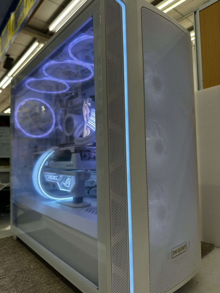 ＃bequiet のケースを使用した超ハイエンドPCを組み立てました😍

＃Ryzen9 #9950X3D × #RX9070XT を使用してます🥳

ケースファンもふんだんに取付けているので今の暑いシーズンでも快適です🤩

＃アプライド岡山店　＃ゲーミングPC