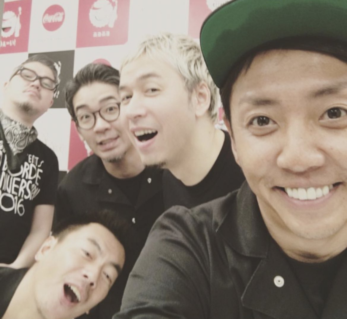 アール tweet media