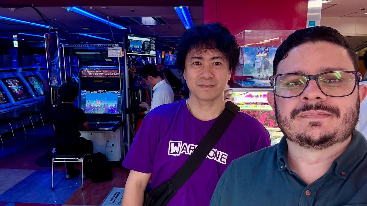 Mestre <a href="/yuzokoshiro/">古代祐三 Yuzo Koshiro</a> ontem em Akihabara, Japão, durante o lançamento do #Earthion Exa, usando a camiseta da WarpZone. Pelo visto ele curtiu mesmo vir à RETROCON. Agora podemos dizer que zeramos a vida 💜

Registro por @tropicalbits

#Retrogame #WarpZone #MegaDrive #yuzokoshiro