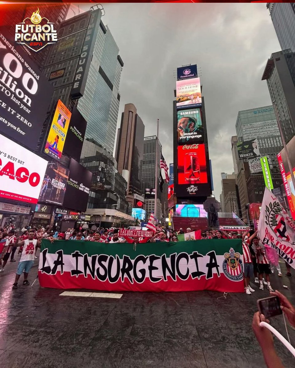 🐐 ¡Los Chivahermanos conquistan Times Square!