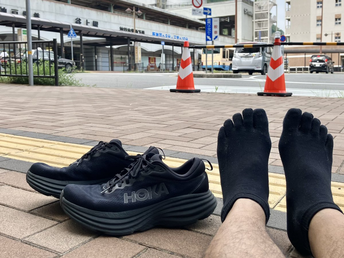 tripstar0522's tweet photo. #朝ラン しました。

少しでも涼しいうちに走ろうと思い、有馬街道でしごまえジョグしました。
気温だけ見れば30℃で、市街地とあまり変わりなかったです😅
それでも、曇っていたせいかマシでした。

コース
唐櫃台駅→神鉄六甲駅→大池駅→真星病院→花山東町→谷上駅

#HOKA   #BONDI8 
#INNERFACT https://t.co/Vknx02BHjQ
