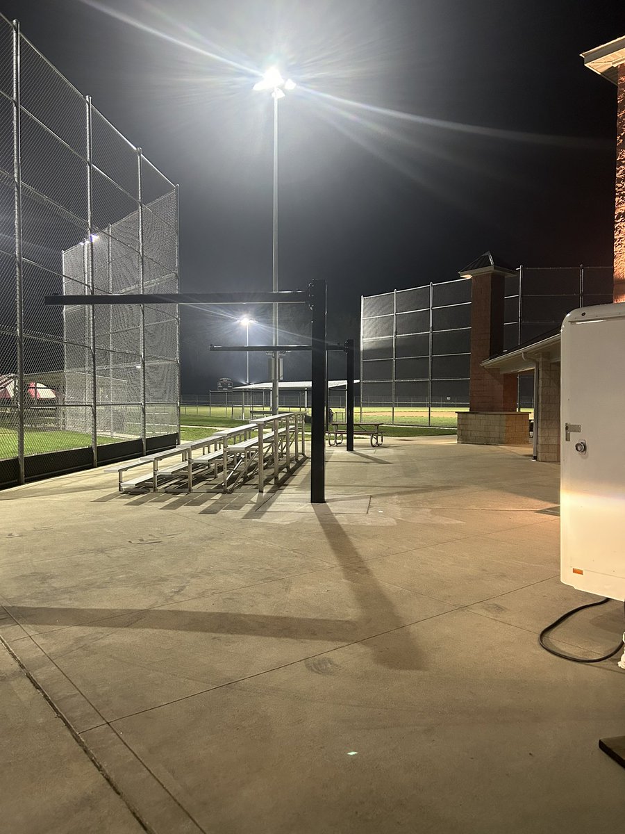 Happy alumni tournament eve. 
#onemoresleep