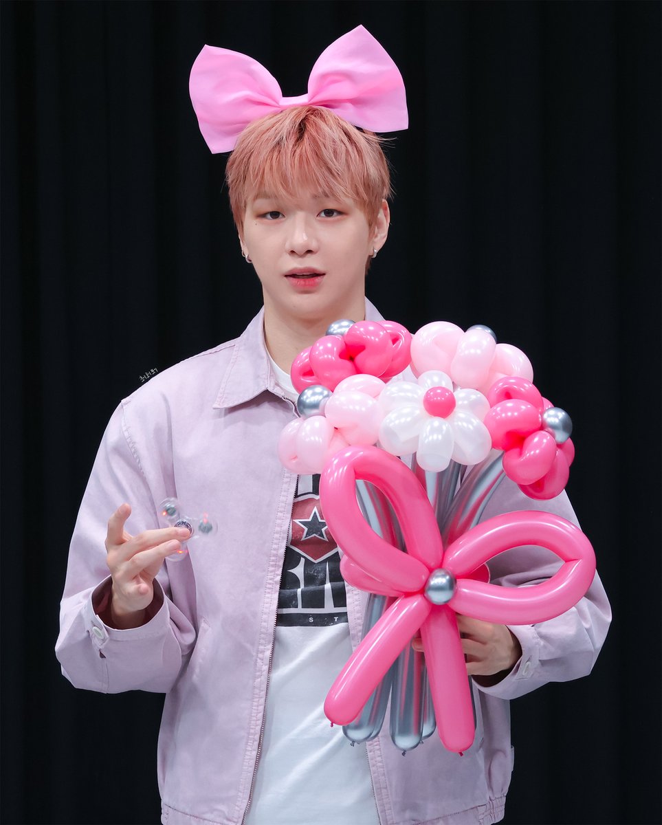 choihoipoi's tweet image. 8월이닷 더위 ㄴl겨내🌸