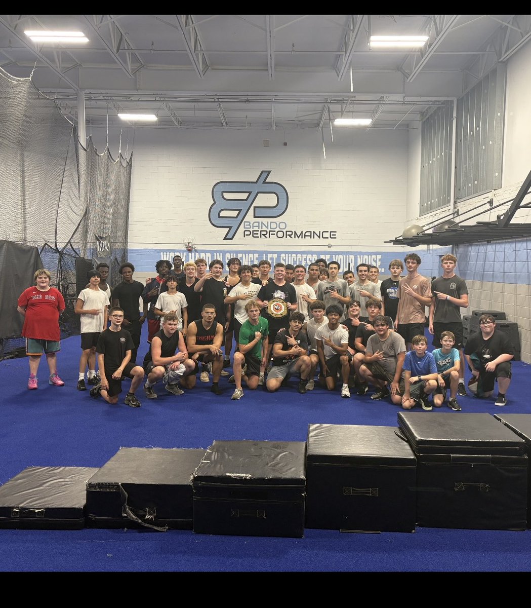 QUINN BOYD!! The man with the workout belt! OUTSTANDING! Can't wait to see him on the field this fall. ⁦<a href="/HWoburn80788/">Quinn Boyd</a>⁩ ⁦<a href="/MasonDoherty20/">Mason Doherty</a>⁩ <a href="/bradenpacini6/">Braden Pacini</a> ⁦<a href="/JackCorduck/">Jack</a>⁩ ⁦<a href="/CoachCesvette/">Christian Cesvette</a>⁩ ⁦<a href="/WMHSTanners/">Woburn Memorial HS</a>⁩ ⁦<a href="/WMHSAP/">Steve Martin</a>⁩