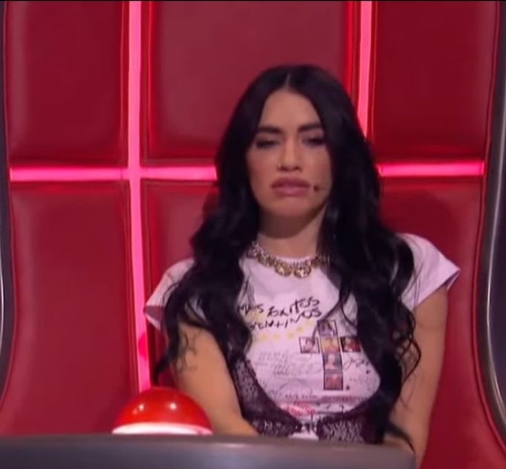 perdón pero el cordobés es el peor jurado que ha  tenido #LaVozArgentina no sabe dar UNA devolución, no sabe nunca que decir más que BUENAZO y PRIMO...