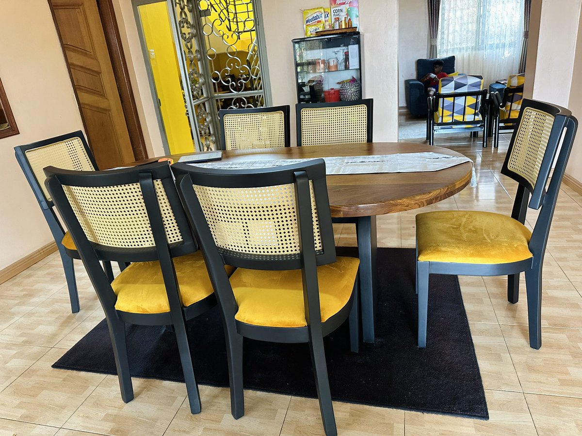 decor_spot's tweet image. Elegance meets comfort. 🍽️✨
Handcrafted dining set with cane backs, mustard velvet seats &amp;amp; solid wood top — perfect for stylish meals and cozy conversations.

📩 Order/customize via WhatsApp: +256782859414
#DiningSetGoals #HomeLuxury #InteriorDesign