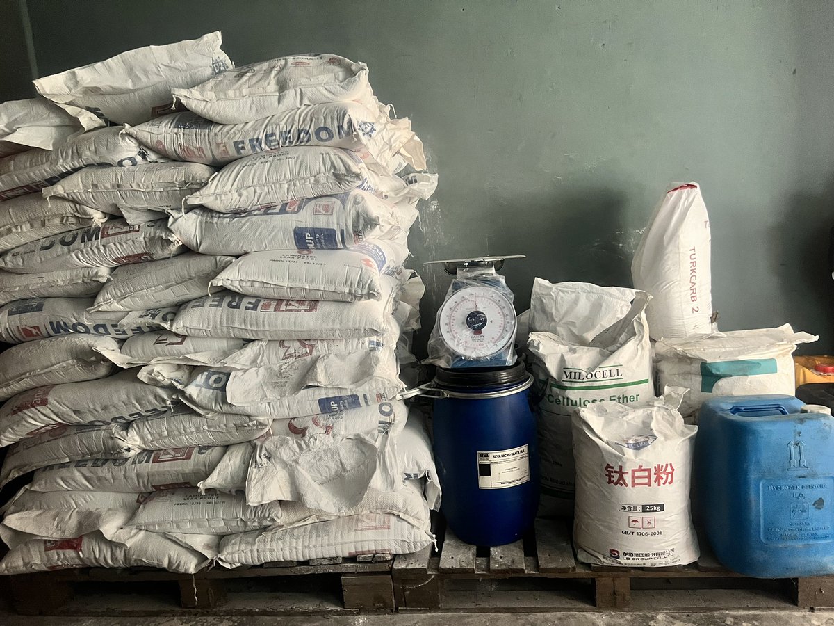 wizzypatrick22's tweet photo. @ruffydfire I sell paint materials and laundry removers for clothes https://t.co/vlgF8UlHi5