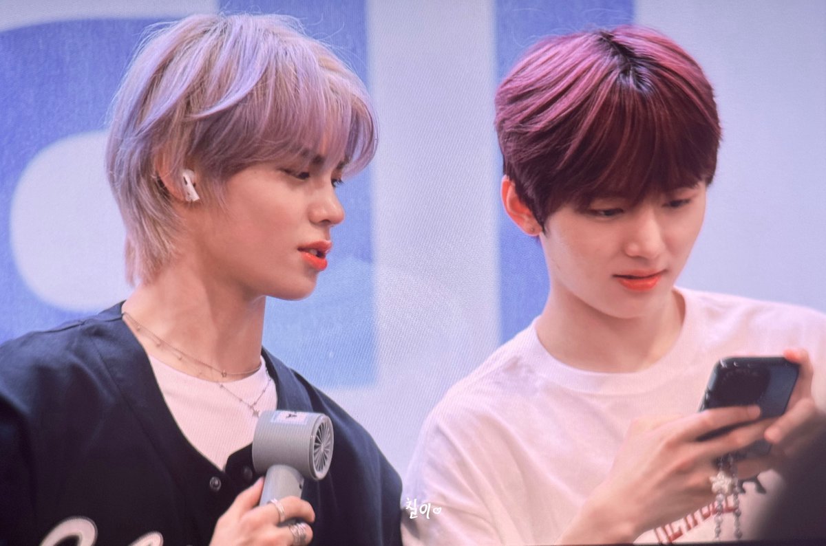 칠이.. tweet media