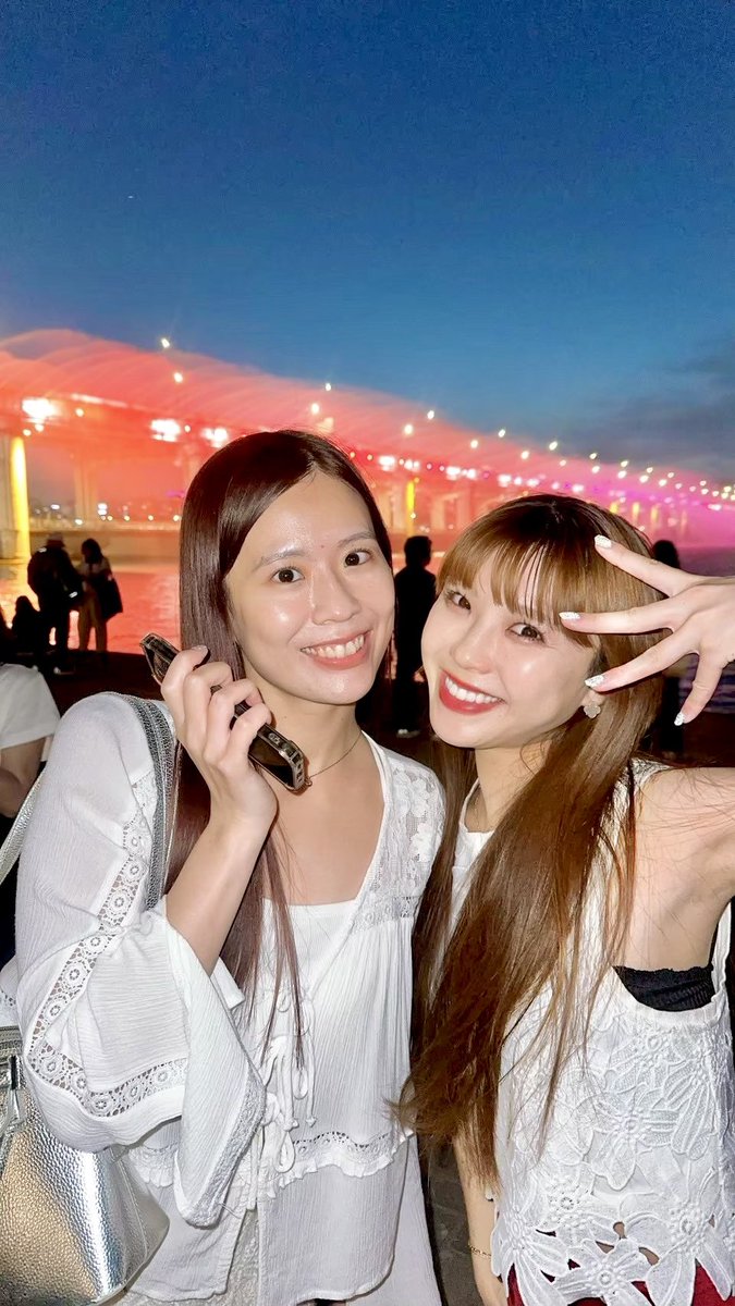 ayuayu615's tweet photo. 8月🌈🌈🌈🌈🌈🌈🌈🌈🌈 https://t.co/c10xxyZFef