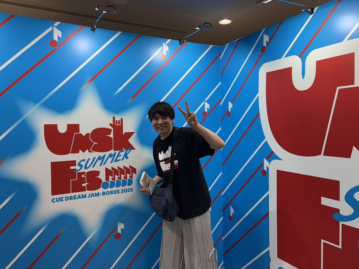 ryu_4510_'s tweet photo. CUD2025 あっという間に終わっちゃったなーー
夏フェスがテーマの今回
轟一郎さんは実際フェスにいてもNG枠には入らないのか😂
島くんの歌声磨きがかかってる
自分ももっと頑張らんとな😤
楽しかったーー！！！
#CDJ2025 https://t.co/ASPOCe1rkl