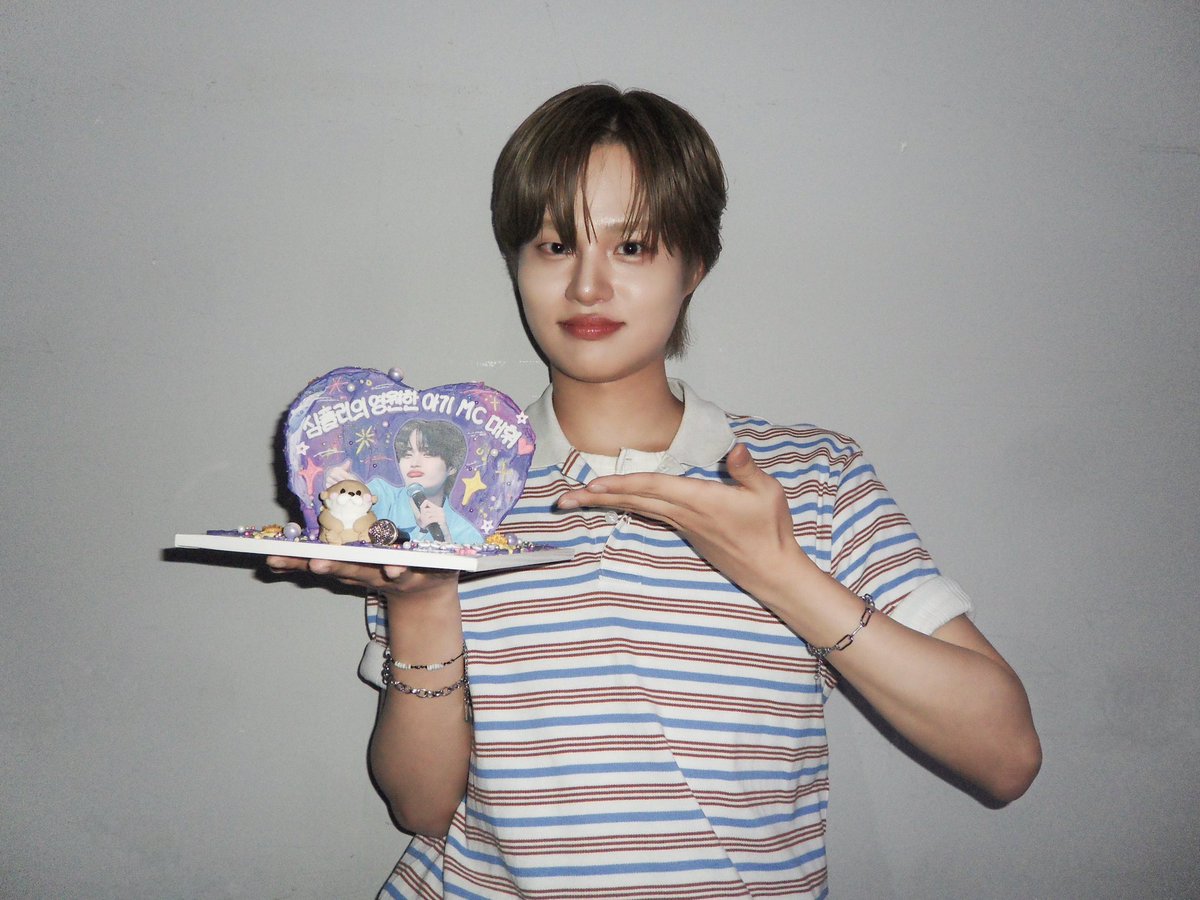 SIMPLY K-POP tweet media