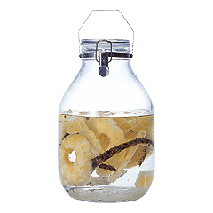 8/1は「パインの日」です。甘酸っぱい香りのトロピカル果実酒「パイナップル酒」を漬けてみませんか？

shochu.or.jp/kajitsushu/hom…