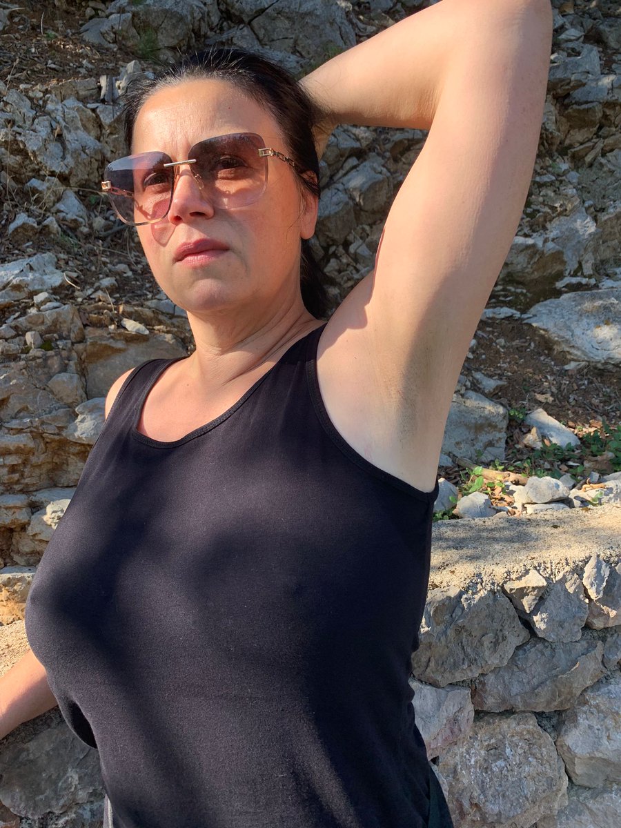 Genieße gerade noch die Ruhe und die Natur.....Termine sind wieder ab dem 14.8 in @Ludwigsburg in der Fetish-Farm möglich